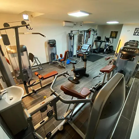 Gym Apartment *